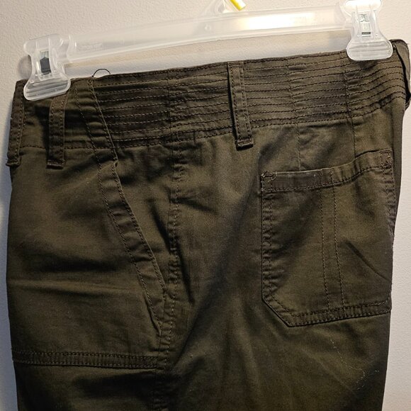 Women’s Size 6 Dark Green George Capri Pants - Picture 2 of 12